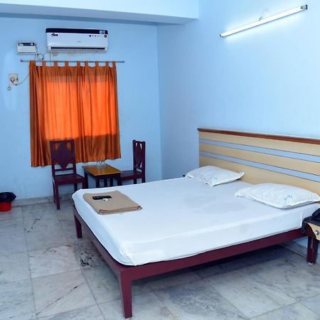 Hotel Aditya Pondicherry Bagian luar foto