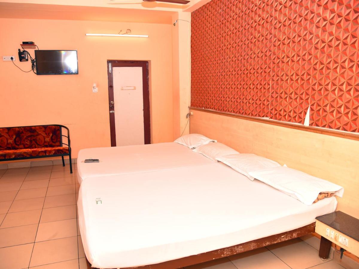 Hotel Aditya Pondicherry Bagian luar foto