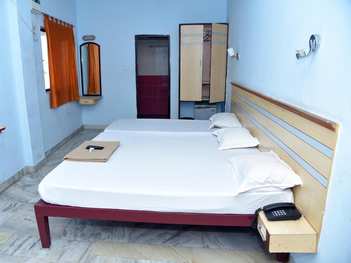 Hotel Aditya Pondicherry Bagian luar foto