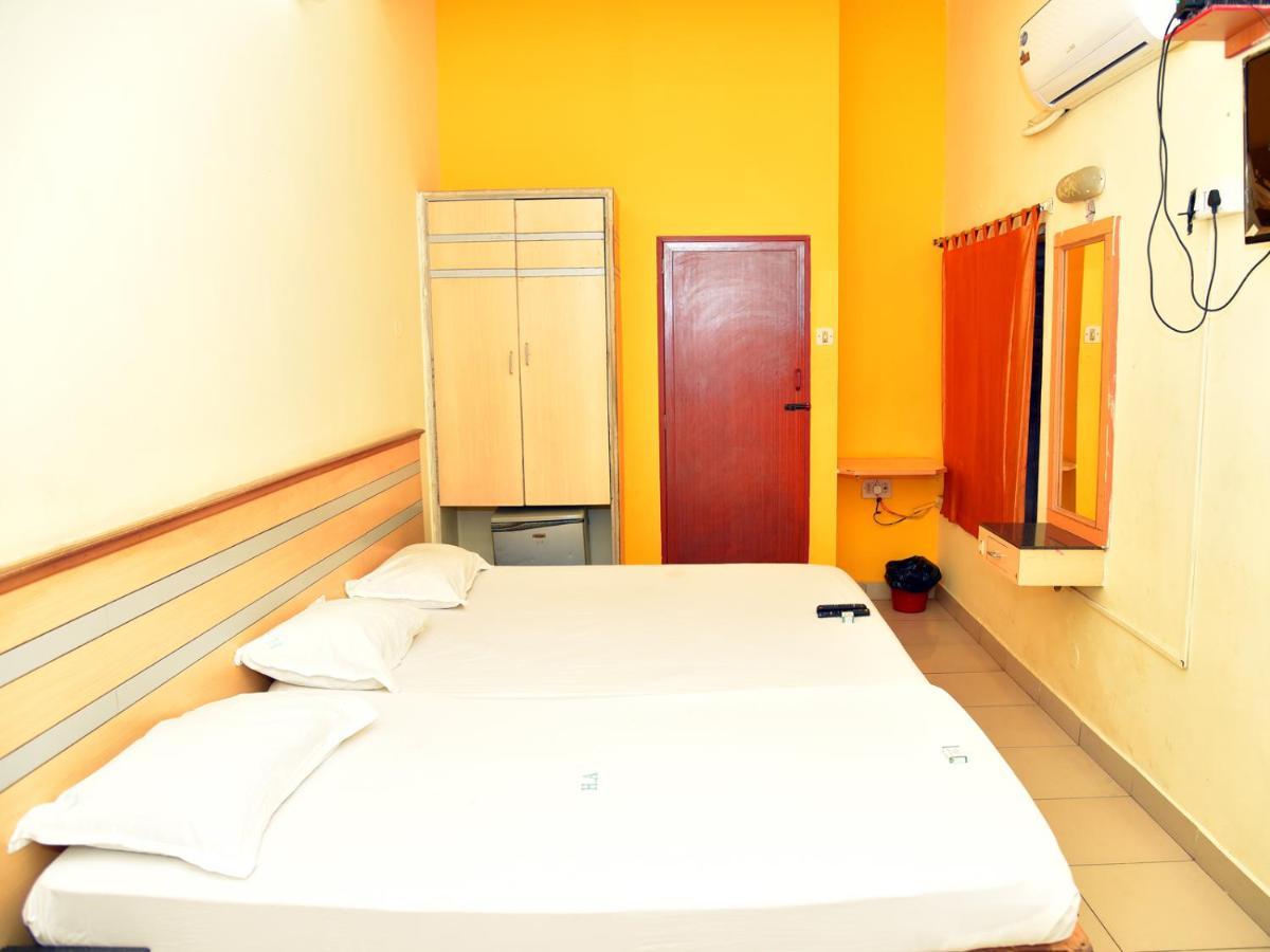 Hotel Aditya Pondicherry Bagian luar foto
