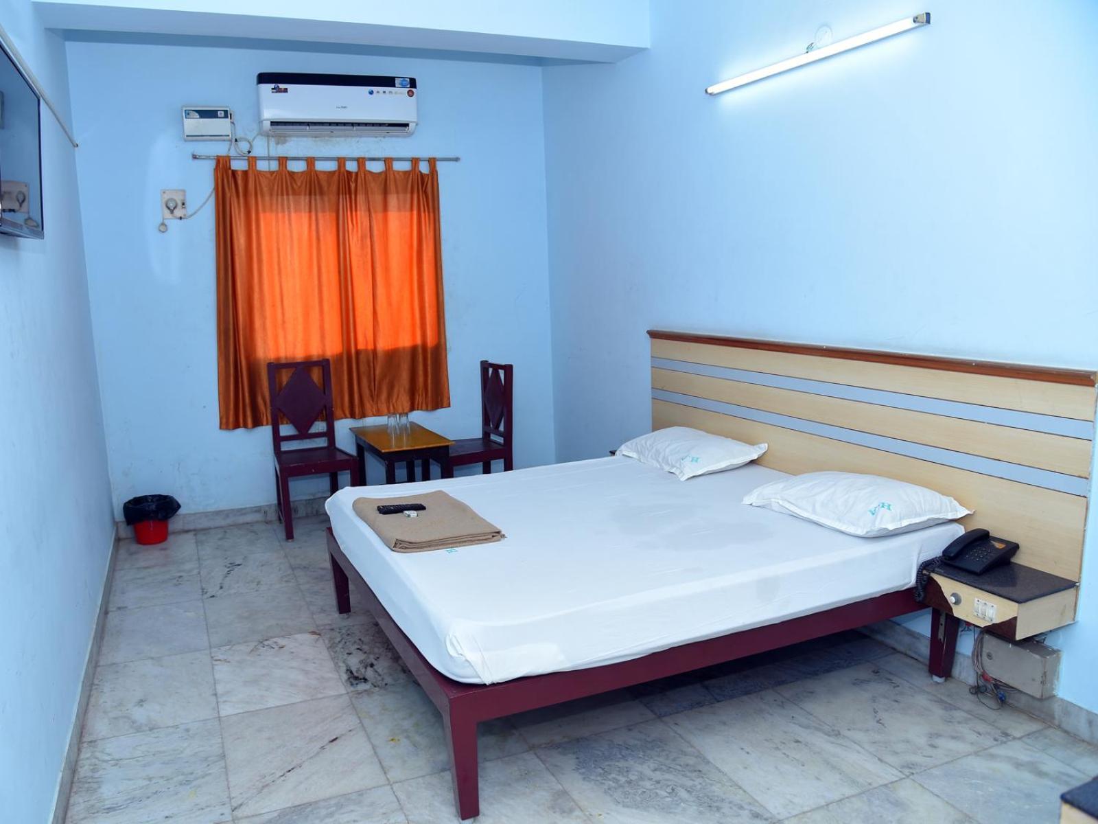 Hotel Aditya Pondicherry Bagian luar foto