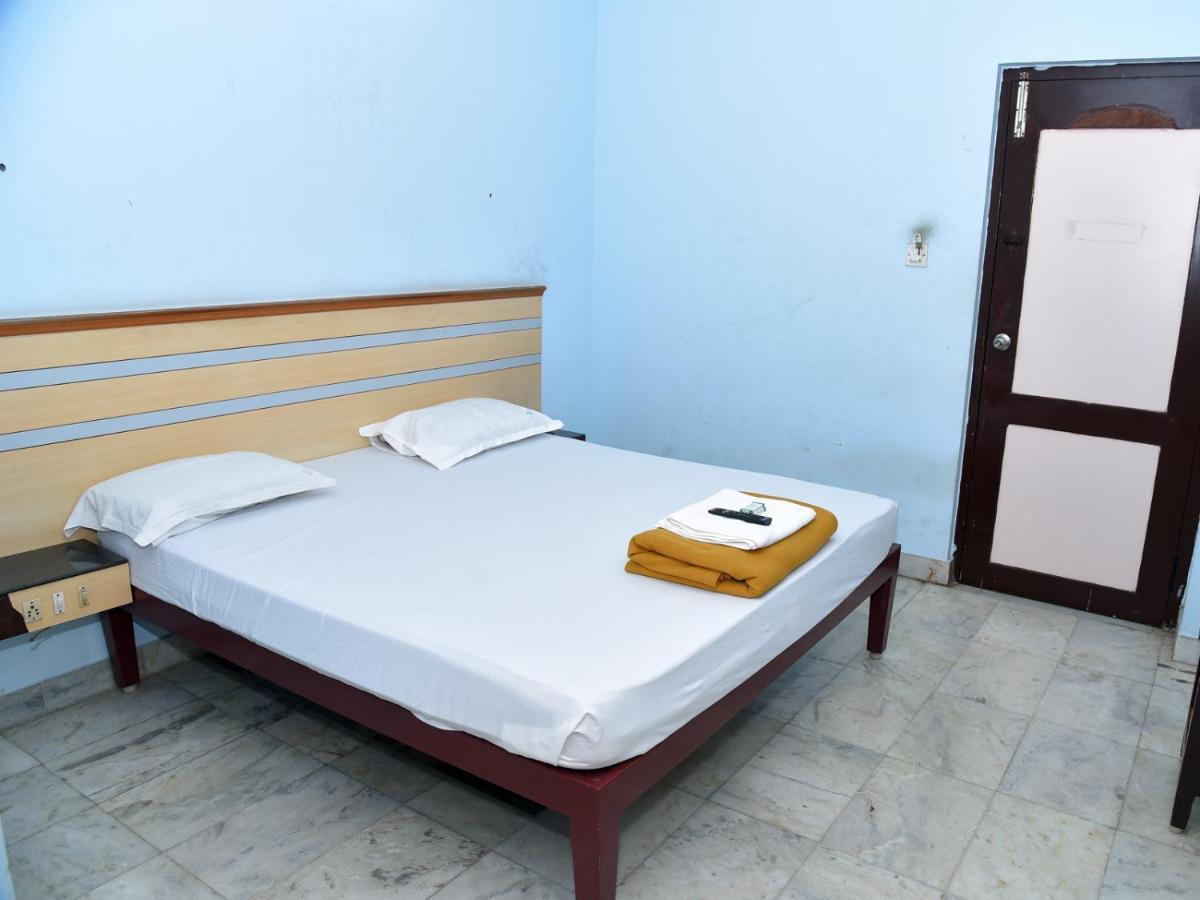 Hotel Aditya Pondicherry Bagian luar foto
