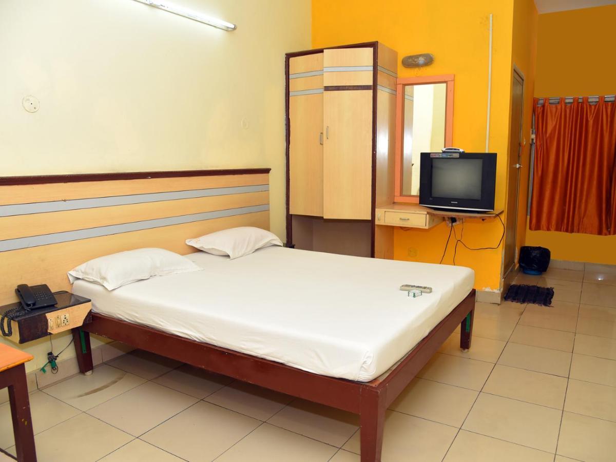 Hotel Aditya Pondicherry Bagian luar foto