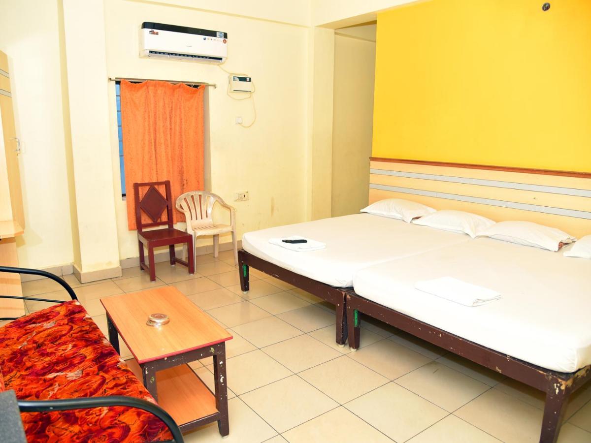 Hotel Aditya Pondicherry Bagian luar foto