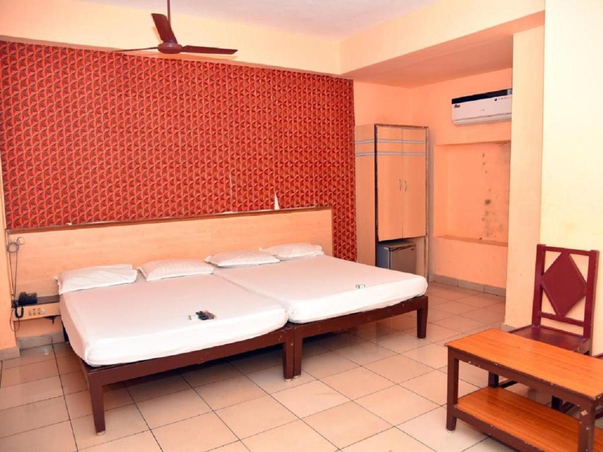 Hotel Aditya Pondicherry Bagian luar foto